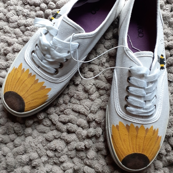 BONGO Shoes - Bongo Hand Painted Sunflower Canvas Shoes